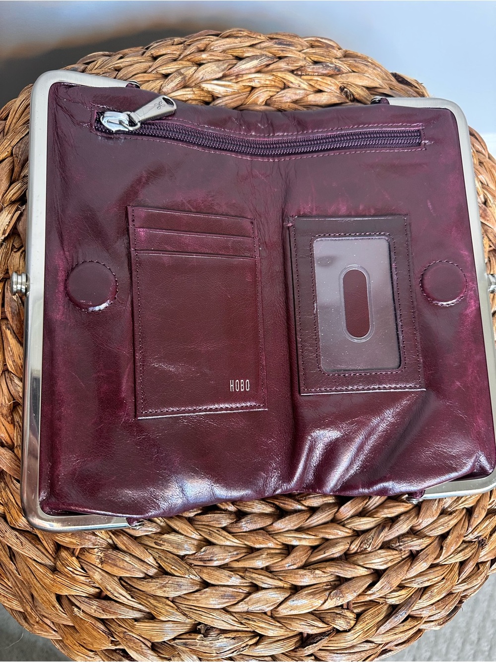 Hobo International Lauren wallet clutch burgundy oxblood leather kisslock - Picture 4 of 7